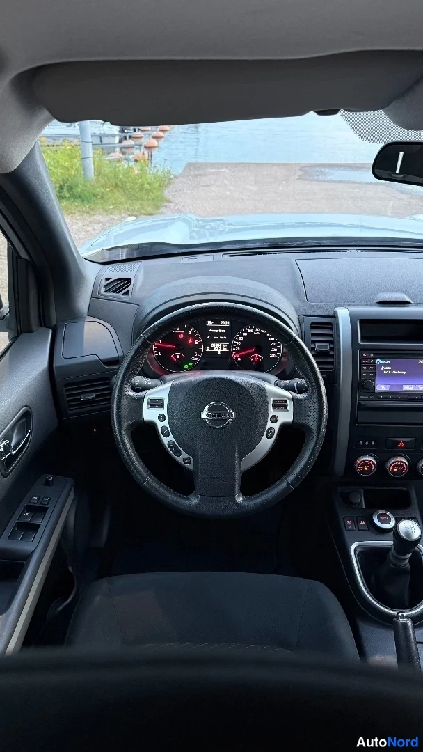 Hopea Nissan X-Trail 2013, ohjaamo, kuva 19