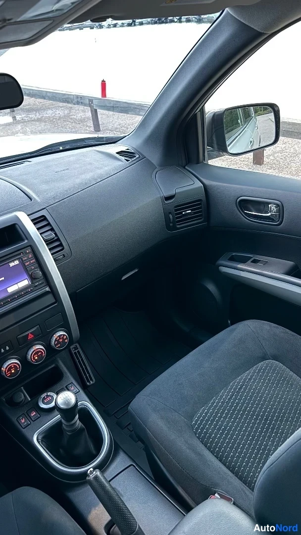 Hopea Nissan X-Trail 2013, ohjaamo, kuva 20