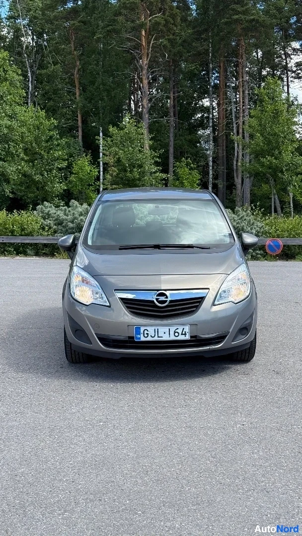 Kupari Opel Meriva 2011, edestä, kuva 5
