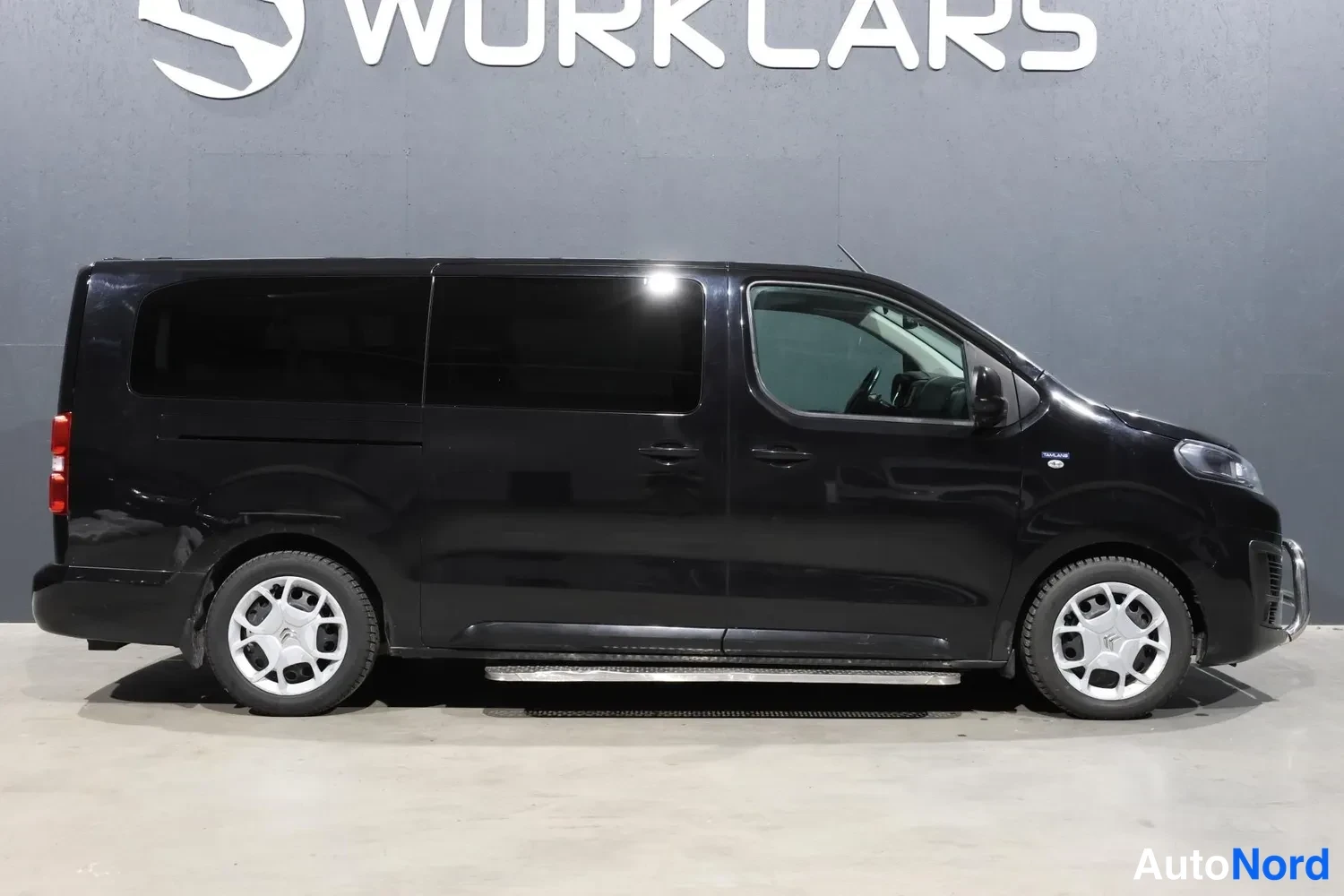 Musta Citroen Space Tourer 2020, sivulta, kuva 4