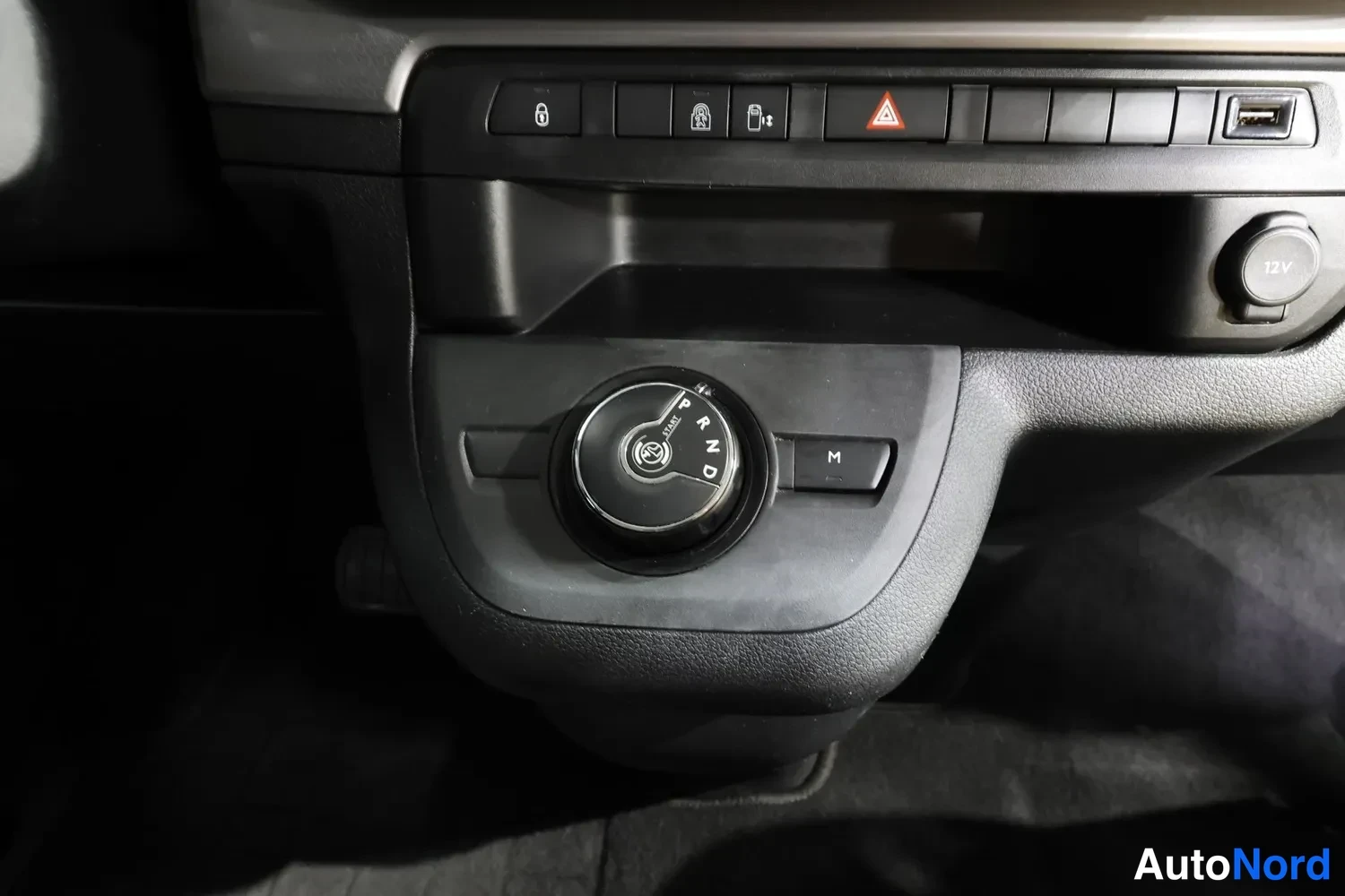 Musta Citroen Space Tourer 2020, yksityiskohta, kuva 18