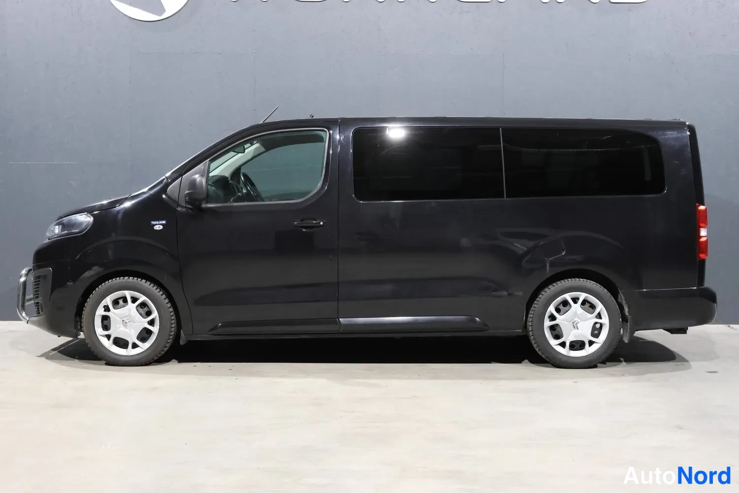 Musta Citroen Space Tourer 2020, sivulta, kuva 3