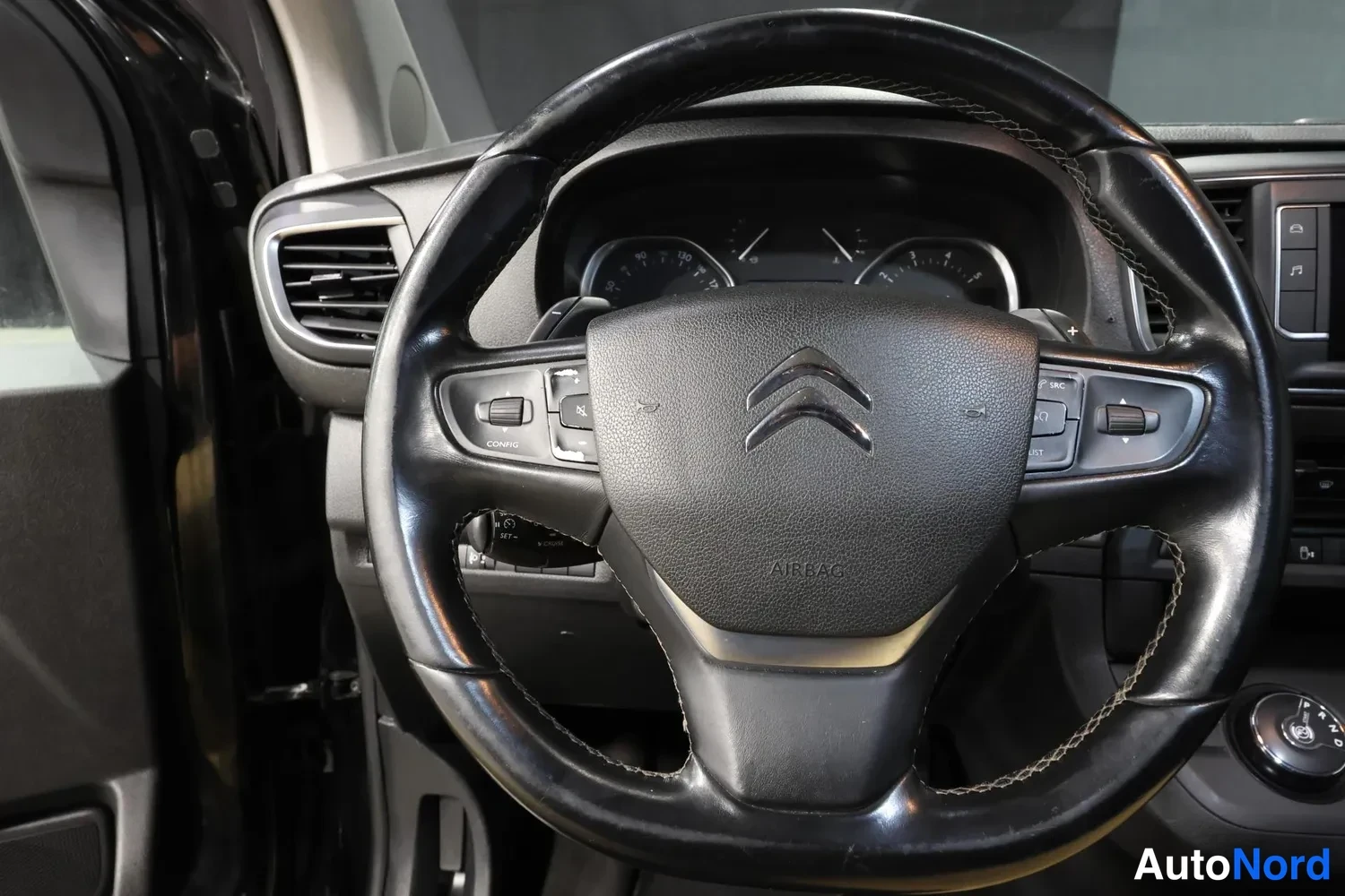 Musta Citroen Space Tourer 2020, yksityiskohta, kuva 15