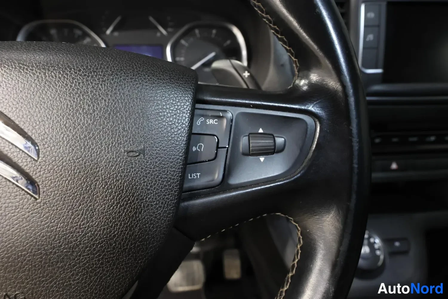 Musta Citroen Space Tourer 2020, yksityiskohta, kuva 16