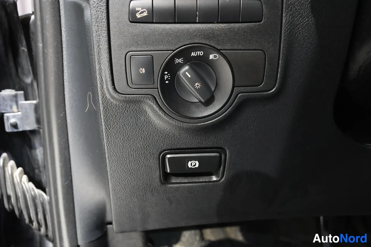 Musta Mercedes-Benz Vito 2017, yksityiskohta, kuva 23