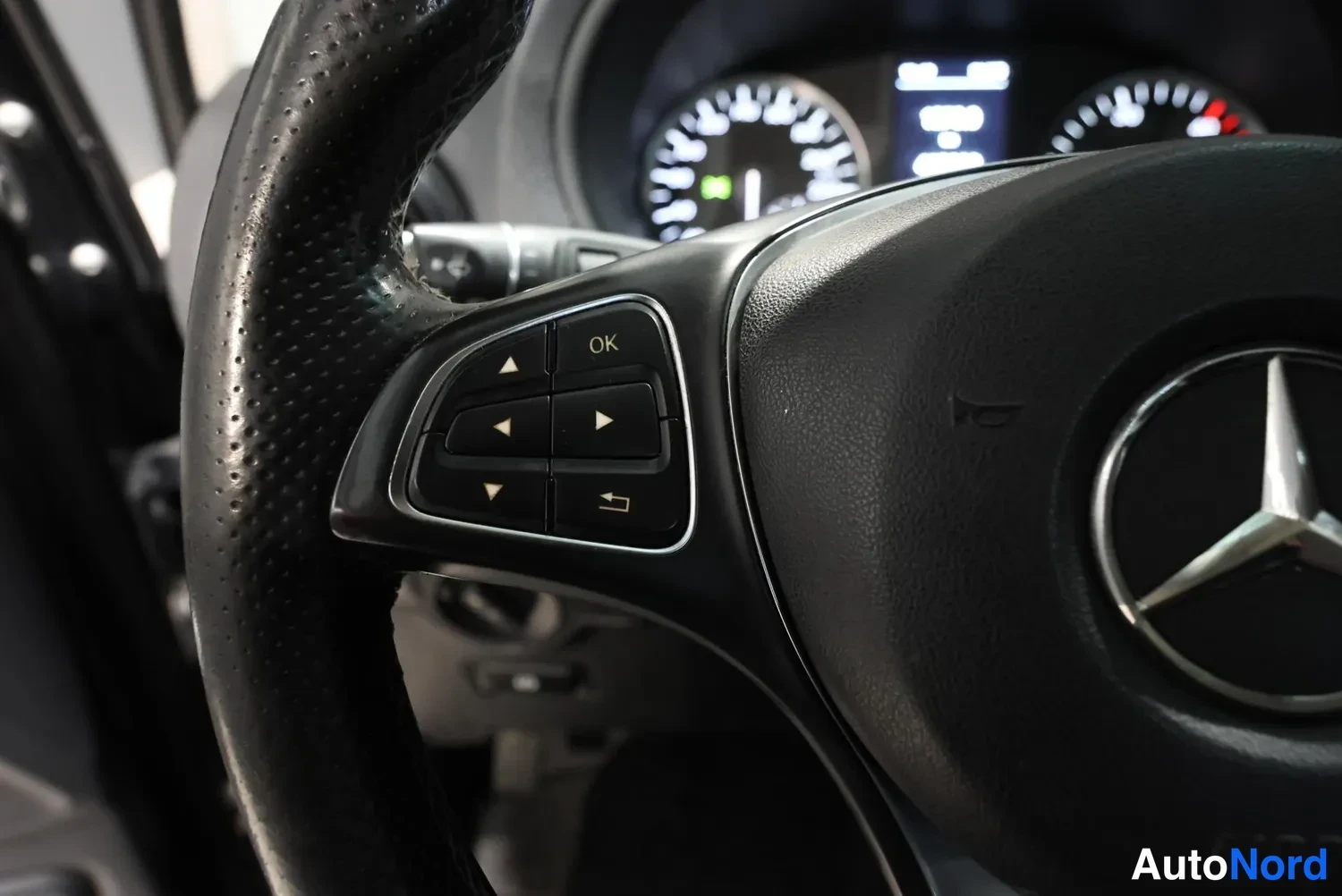 Musta Mercedes-Benz Vito 2017, yksityiskohta, kuva 24
