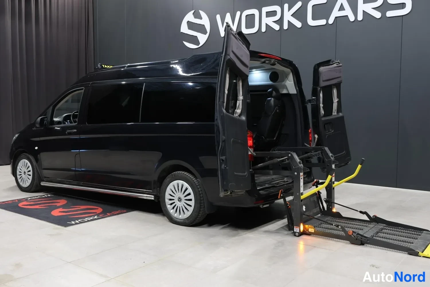 Musta Mercedes-Benz Vito 2017, takaviisto, kuva 10