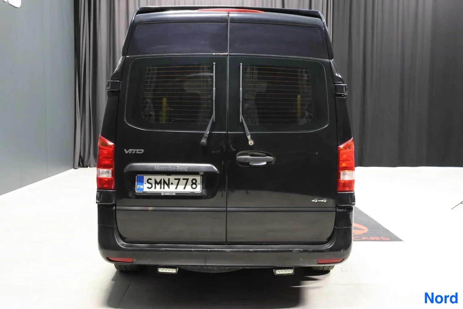 Musta Mercedes-Benz Vito 2017, takaa, kuva 12