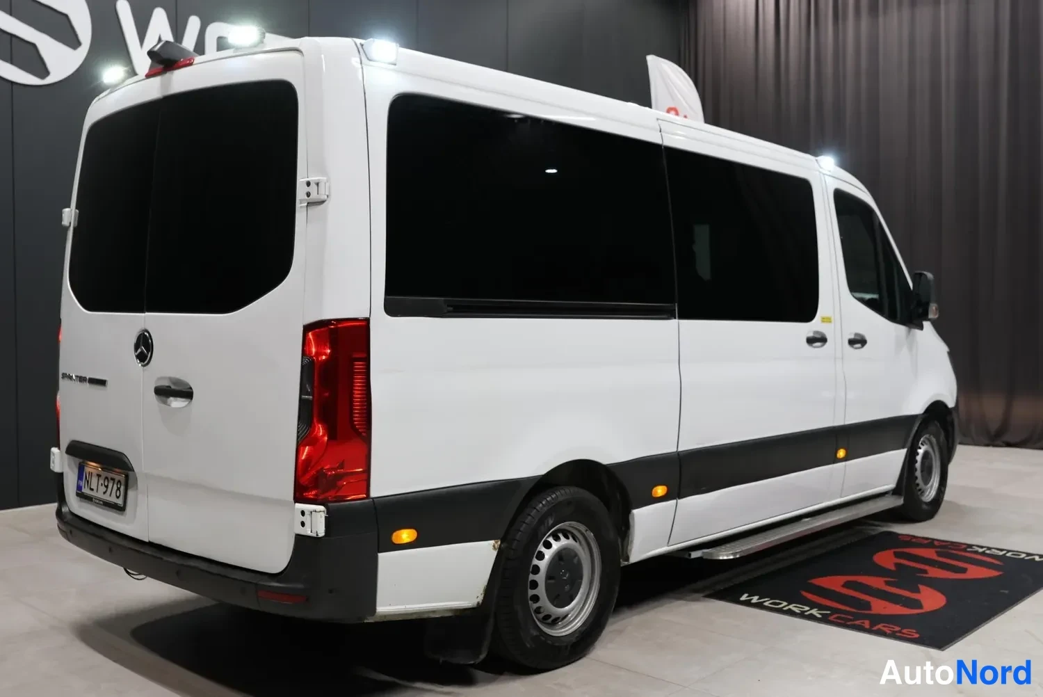 Valkoinen Mercedes-Benz Sprinter 2019, takaviisto, kuva 10