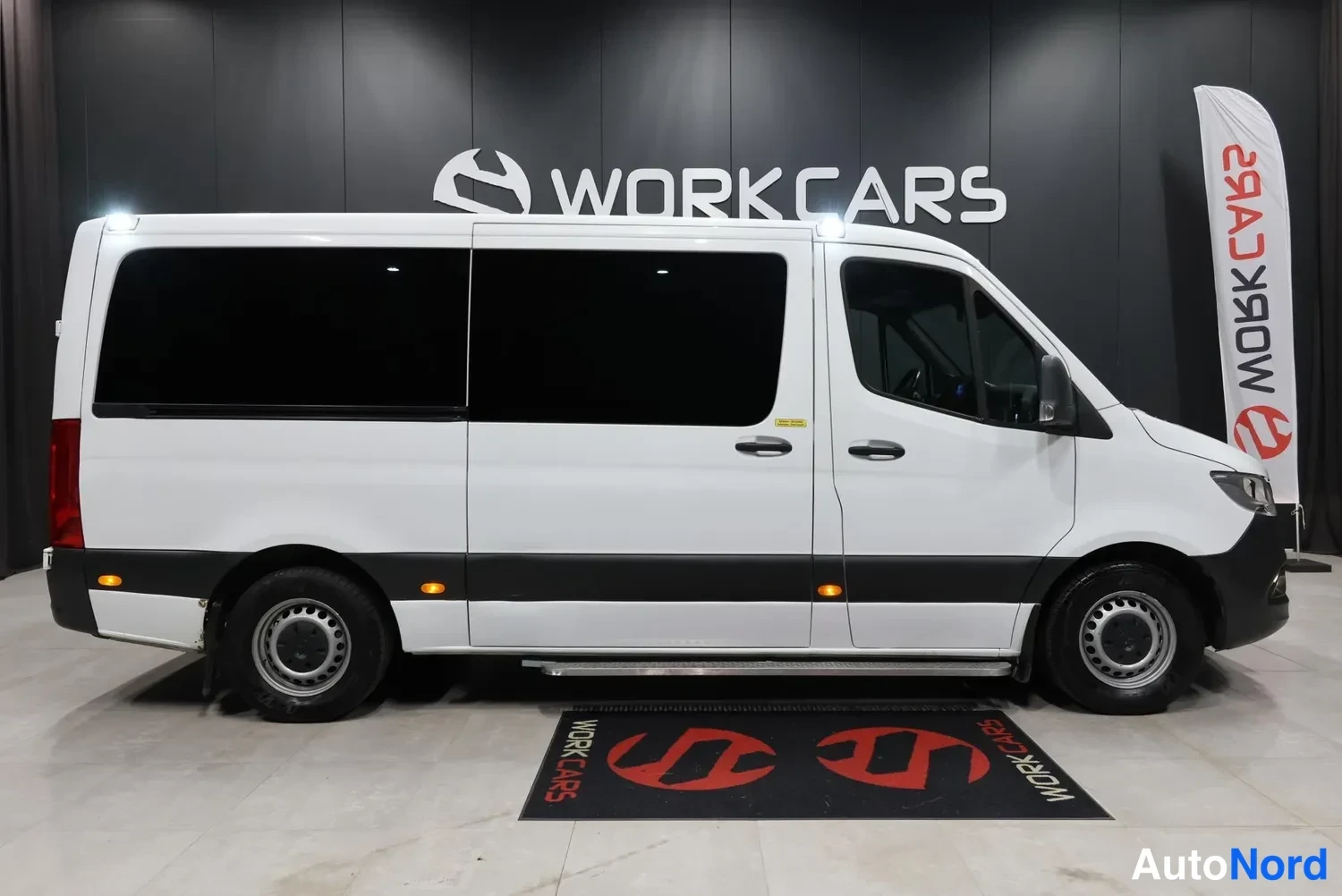 Valkoinen Mercedes-Benz Sprinter 2019, sivulta, kuva 8