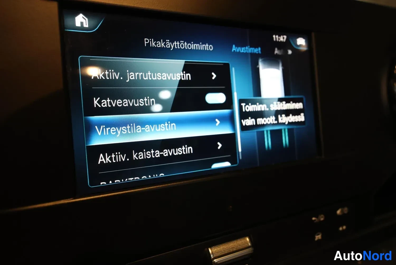 Valkoinen Mercedes-Benz Sprinter 2019, yksityiskohta, kuva 36