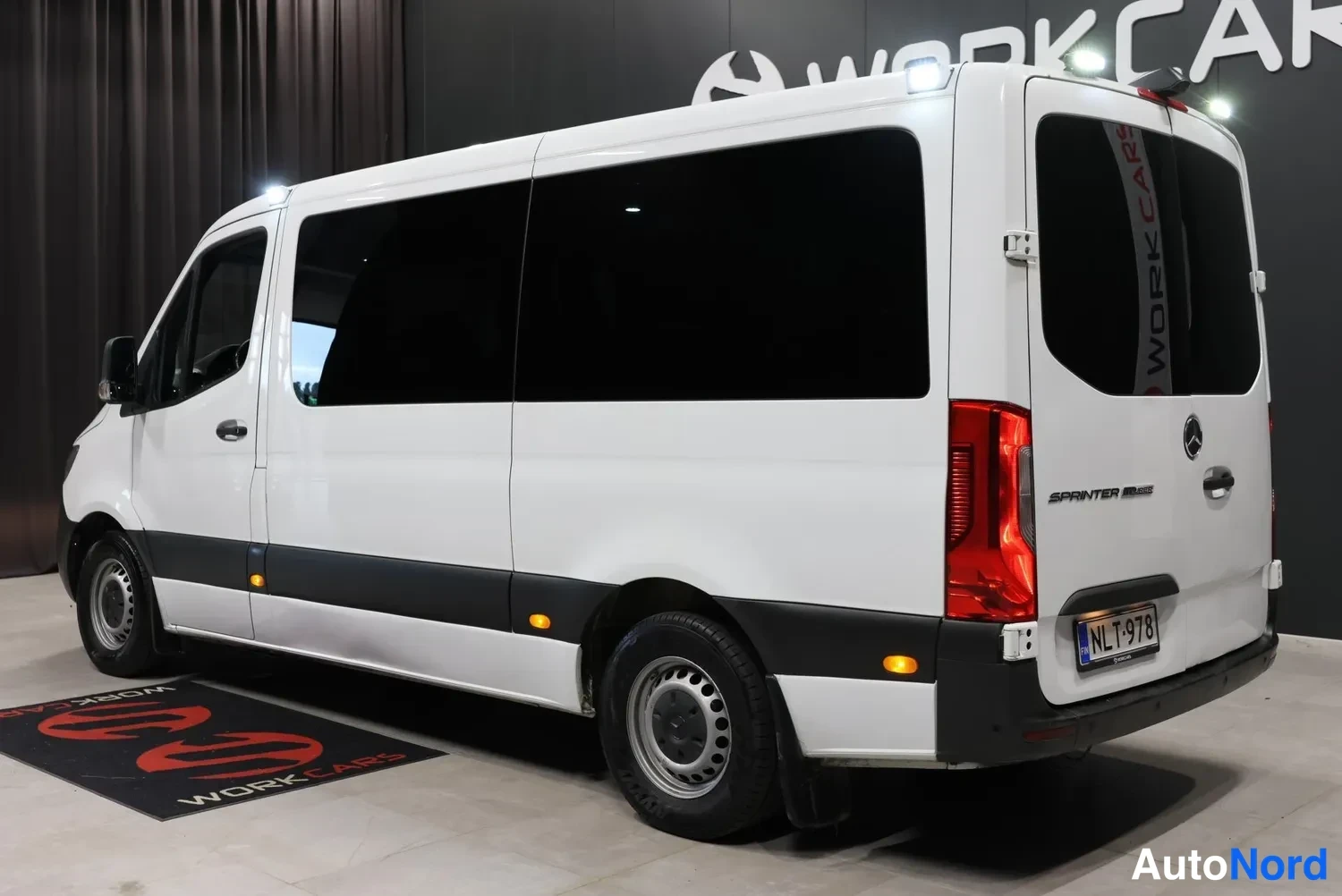 Valkoinen Mercedes-Benz Sprinter 2019, takaviisto, kuva 9