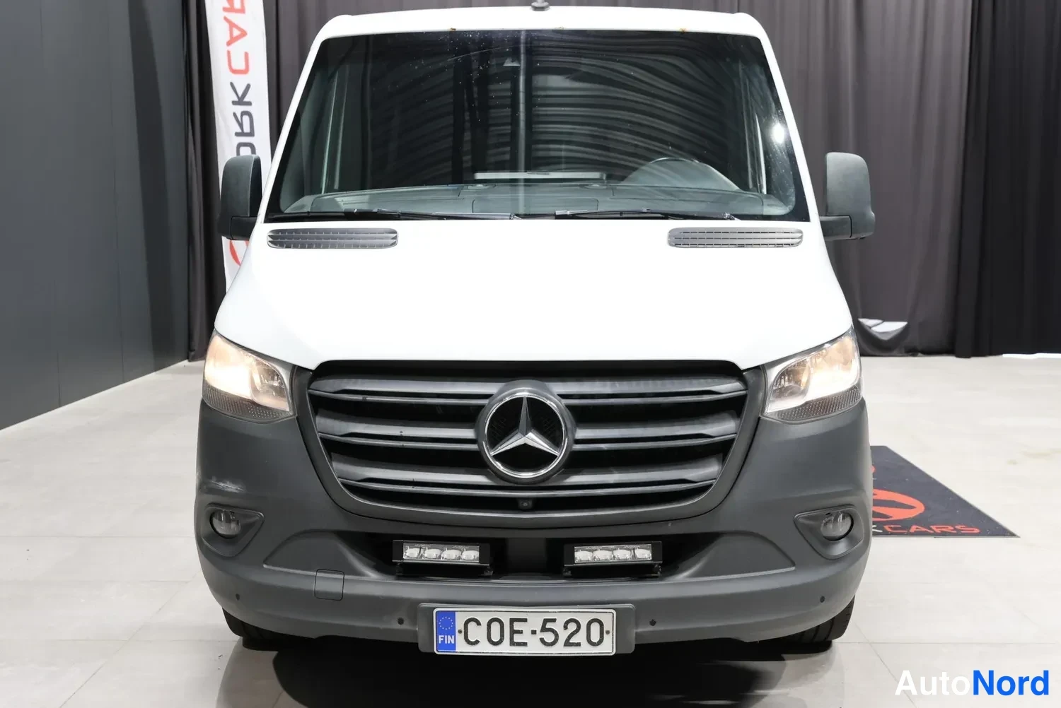 Valkoinen Mercedes-Benz Sprinter 2019, edestä, kuva 7
