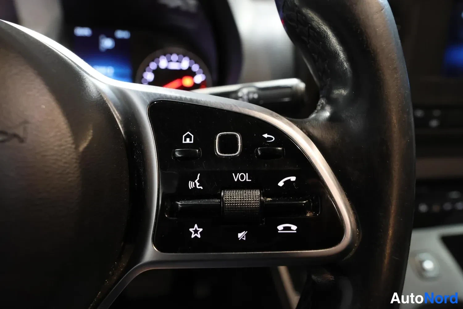 Valkoinen Mercedes-Benz Sprinter 2019, kuva 30