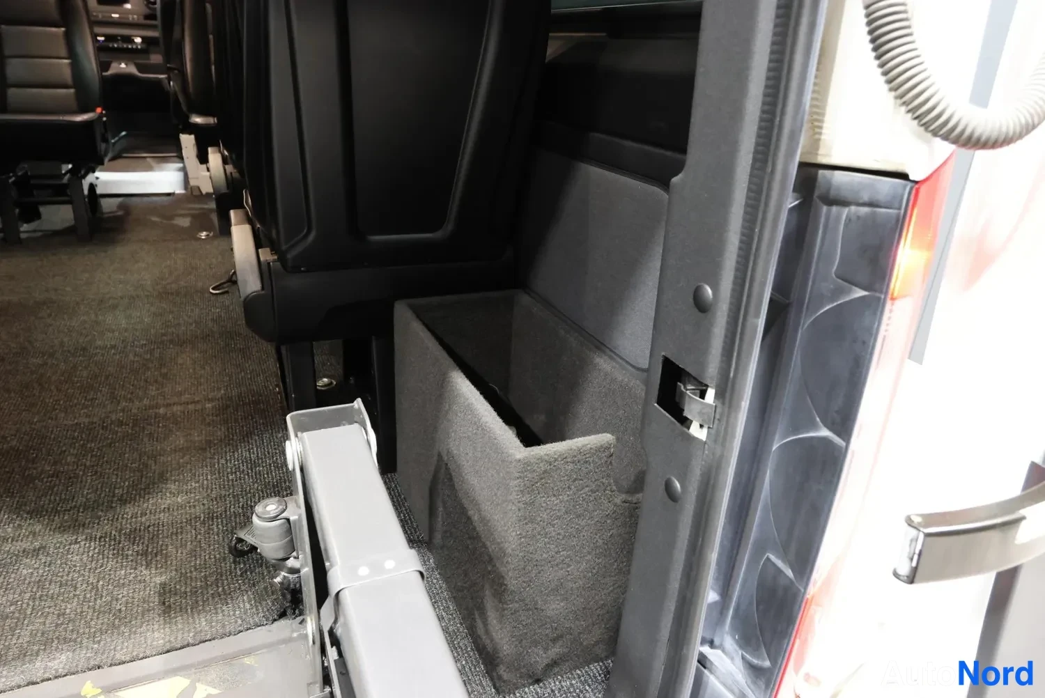 Valkoinen Mercedes-Benz Sprinter 2019, tavaratila, kuva 21