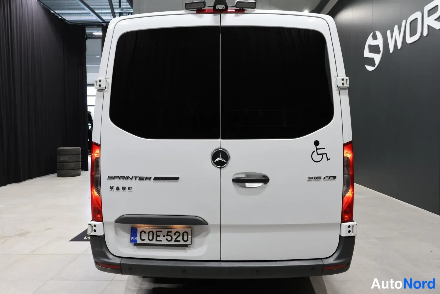 Valkoinen Mercedes-Benz Sprinter 2019, takaa, kuva 10