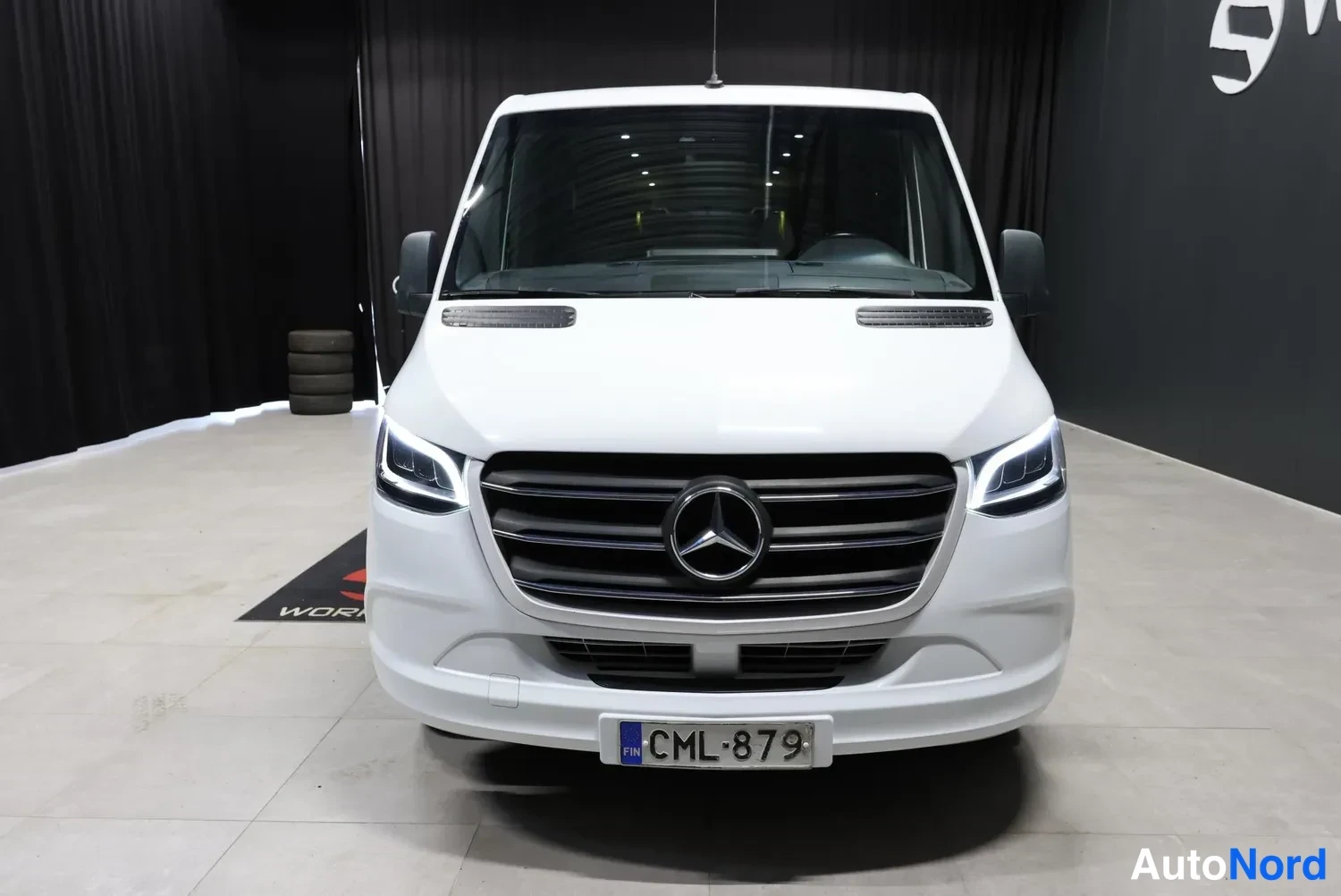 Valkoinen Mercedes-Benz Sprinter 2019, edestä, kuva 5