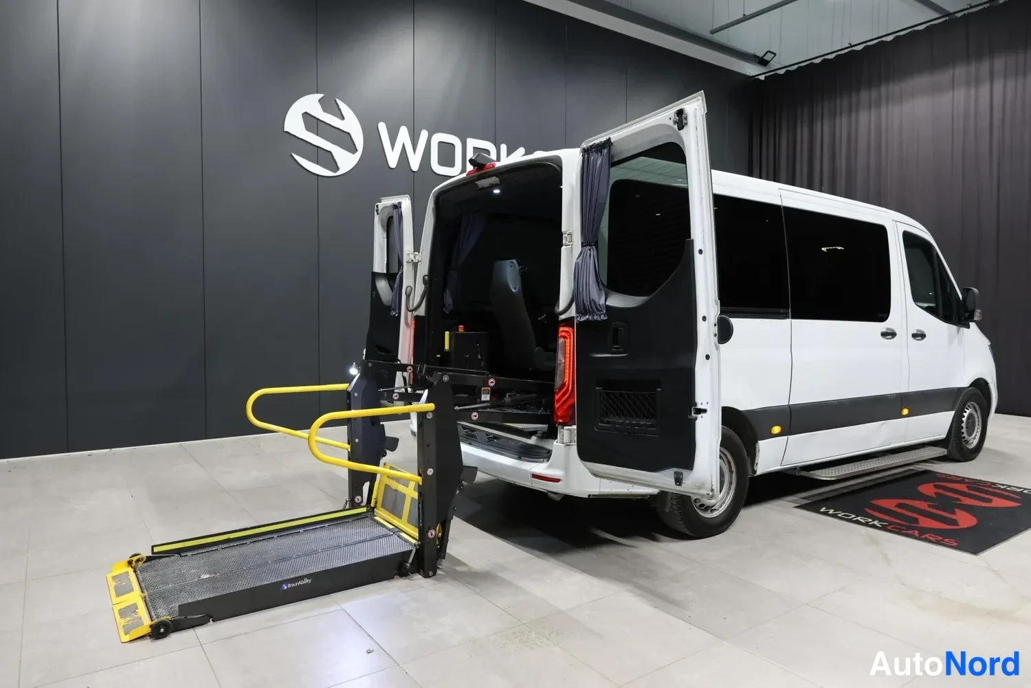 Valkoinen Mercedes-Benz Sprinter 2019, takaviisto, kuva 8