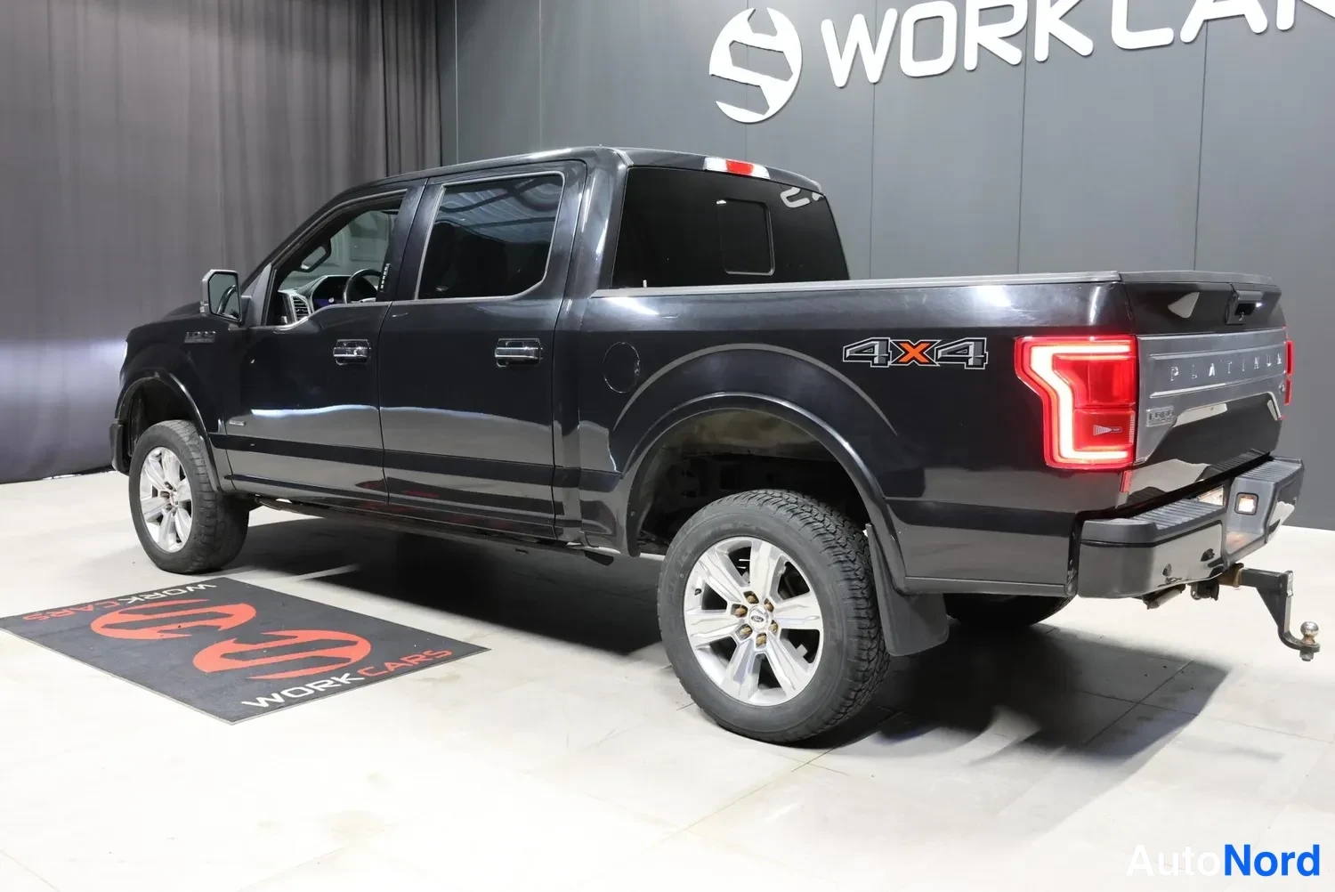 Musta Ford F-150 2016, takaviisto, kuva 9