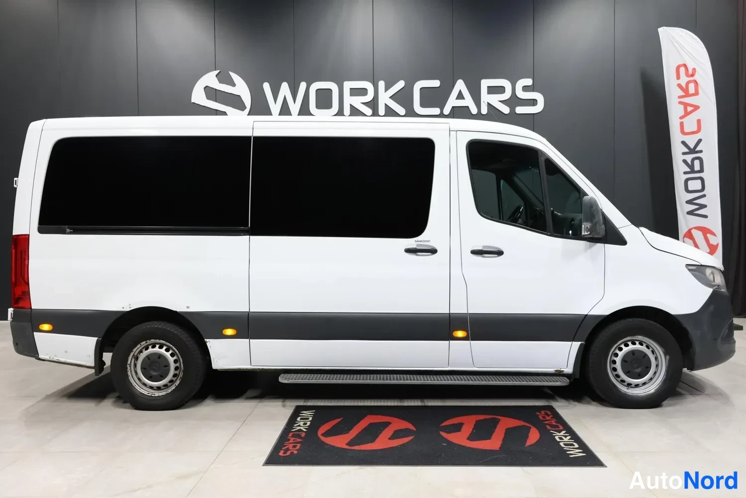 Valkoinen Mercedes-Benz Sprinter 2019, sivulta, kuva 6