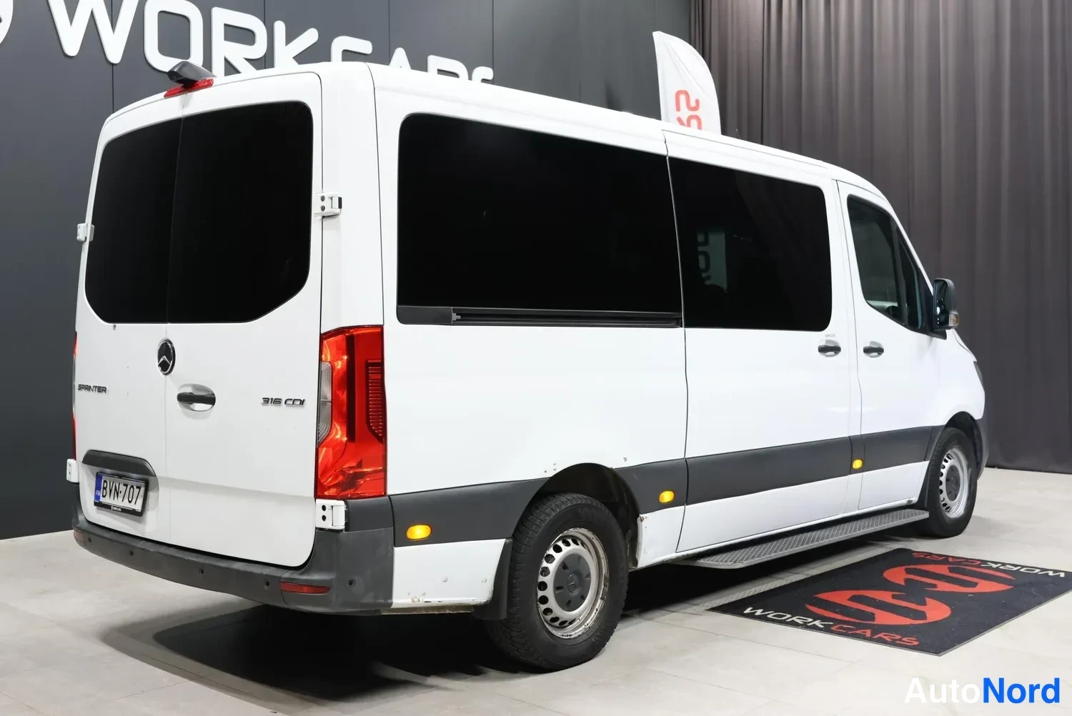 Valkoinen Mercedes-Benz Sprinter 2019, takaviisto, kuva 10