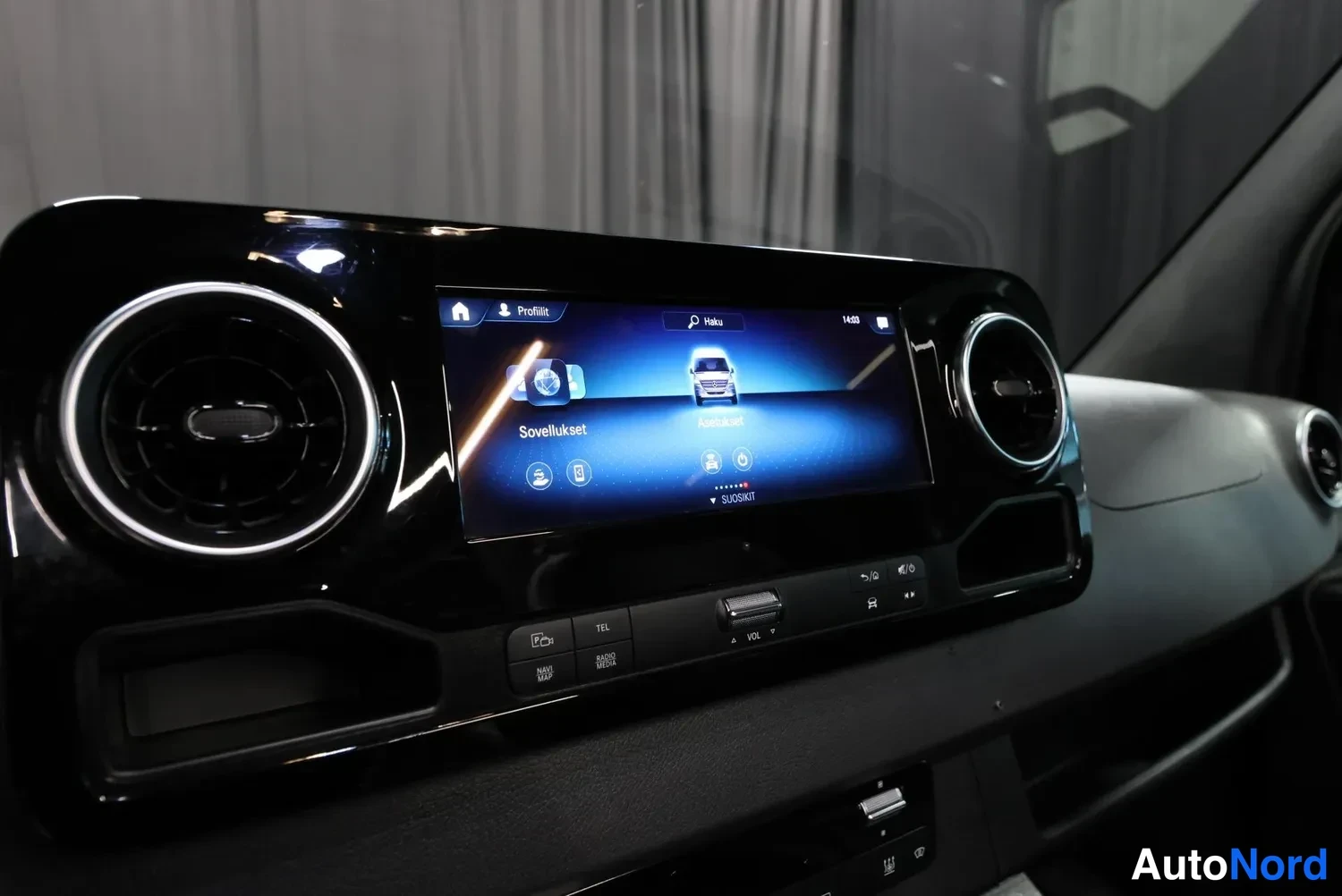 Musta Mercedes-Benz Sprinter 2023, yksityiskohta, kuva 28