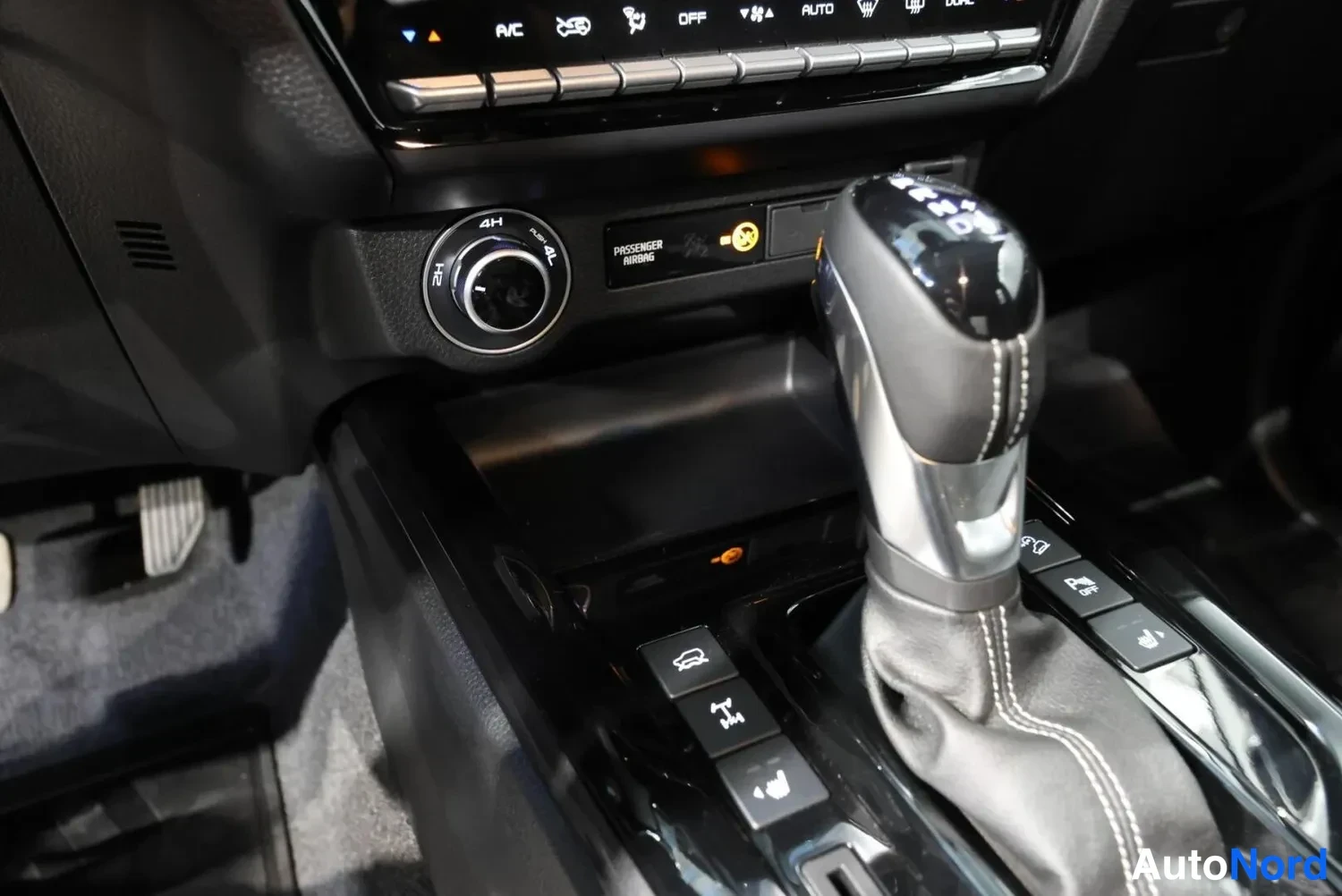 Musta Isuzu D-MAX 2026, yksityiskohta, kuva 24