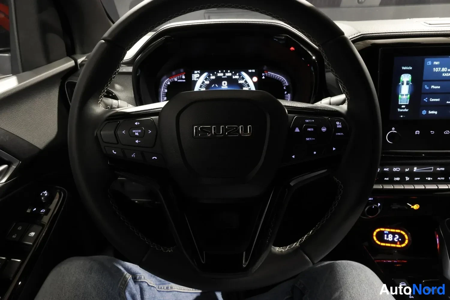 Oranssi Isuzu D-Max 2026, yksityiskohta, kuva 18