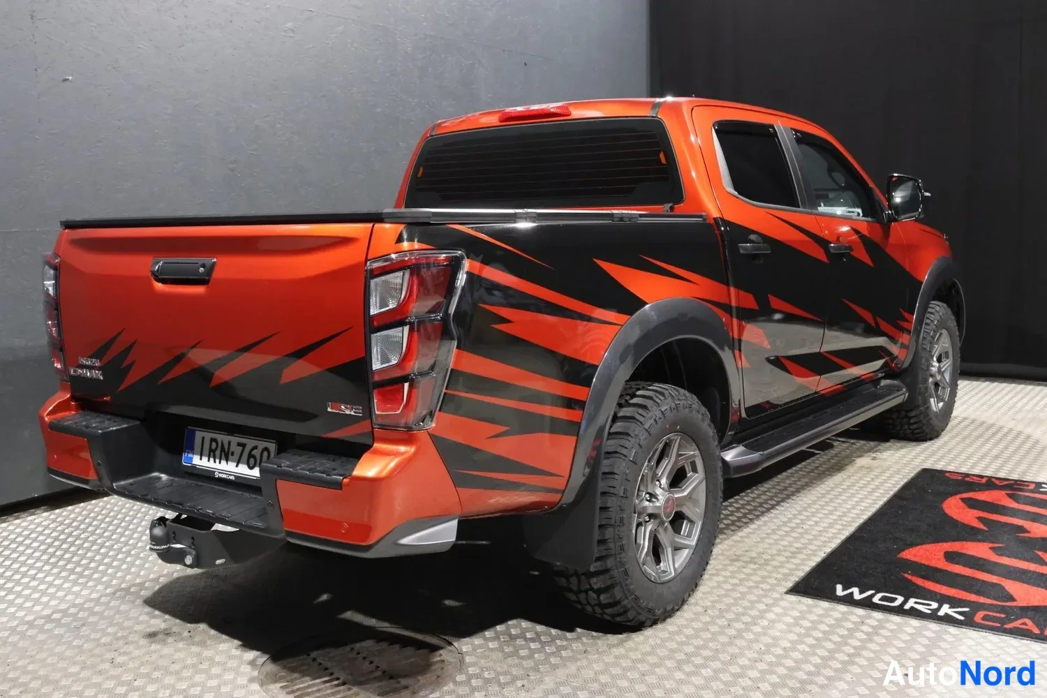 Oranssi Isuzu D-Max 2026, takaviisto, kuva 9
