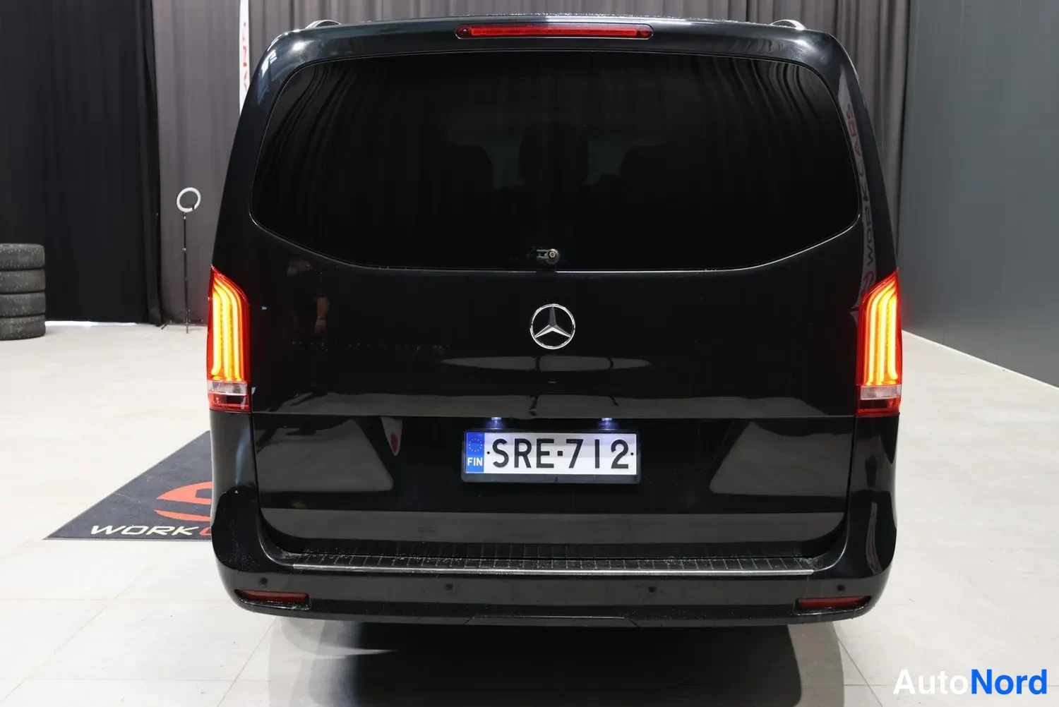 Musta Mercedes-Benz V 2022, takaa, kuva 12
