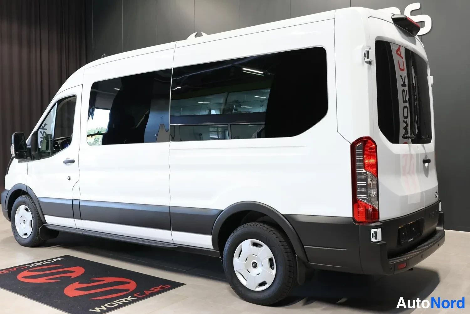 Valkoinen Ford Transit 2026, takaviisto, kuva 8