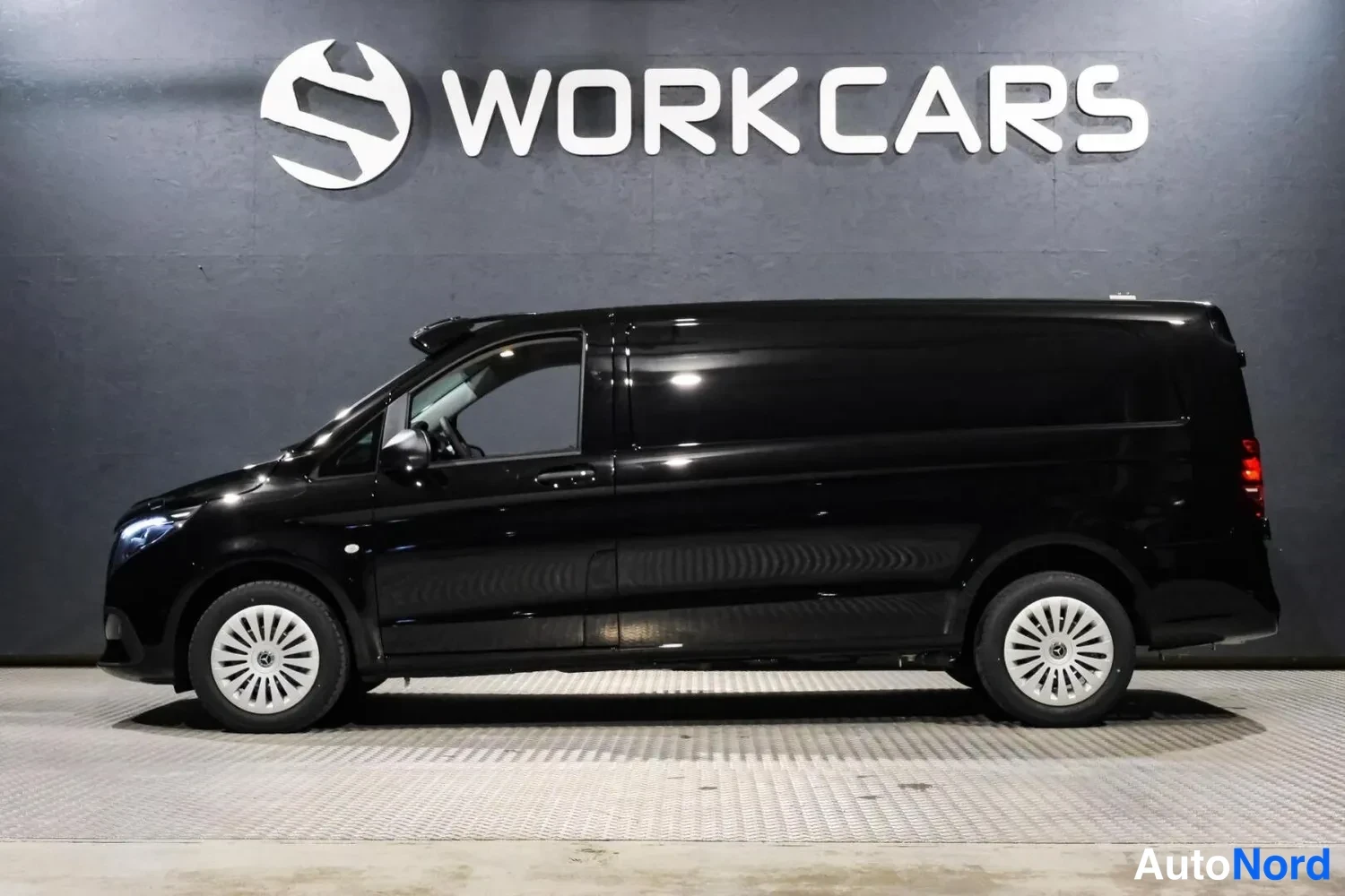 Musta Mercedes-Benz Vito Facelift 2026, sivulta, kuva 11