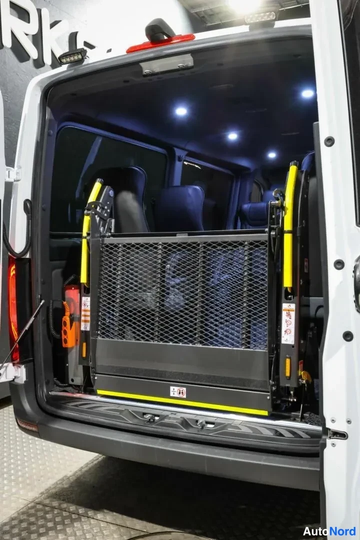 Valkoinen Mercedes-Benz Sprinter 2026, takaa, kuva 11