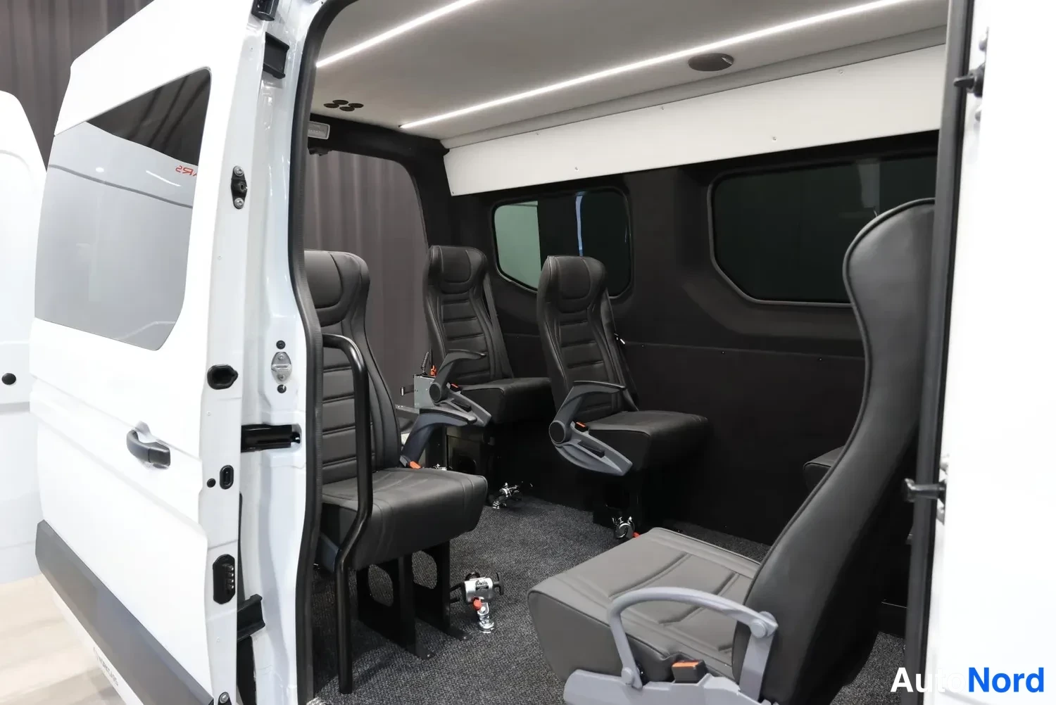 Valkoinen Renault Master 2026, takaistuimet, kuva 21