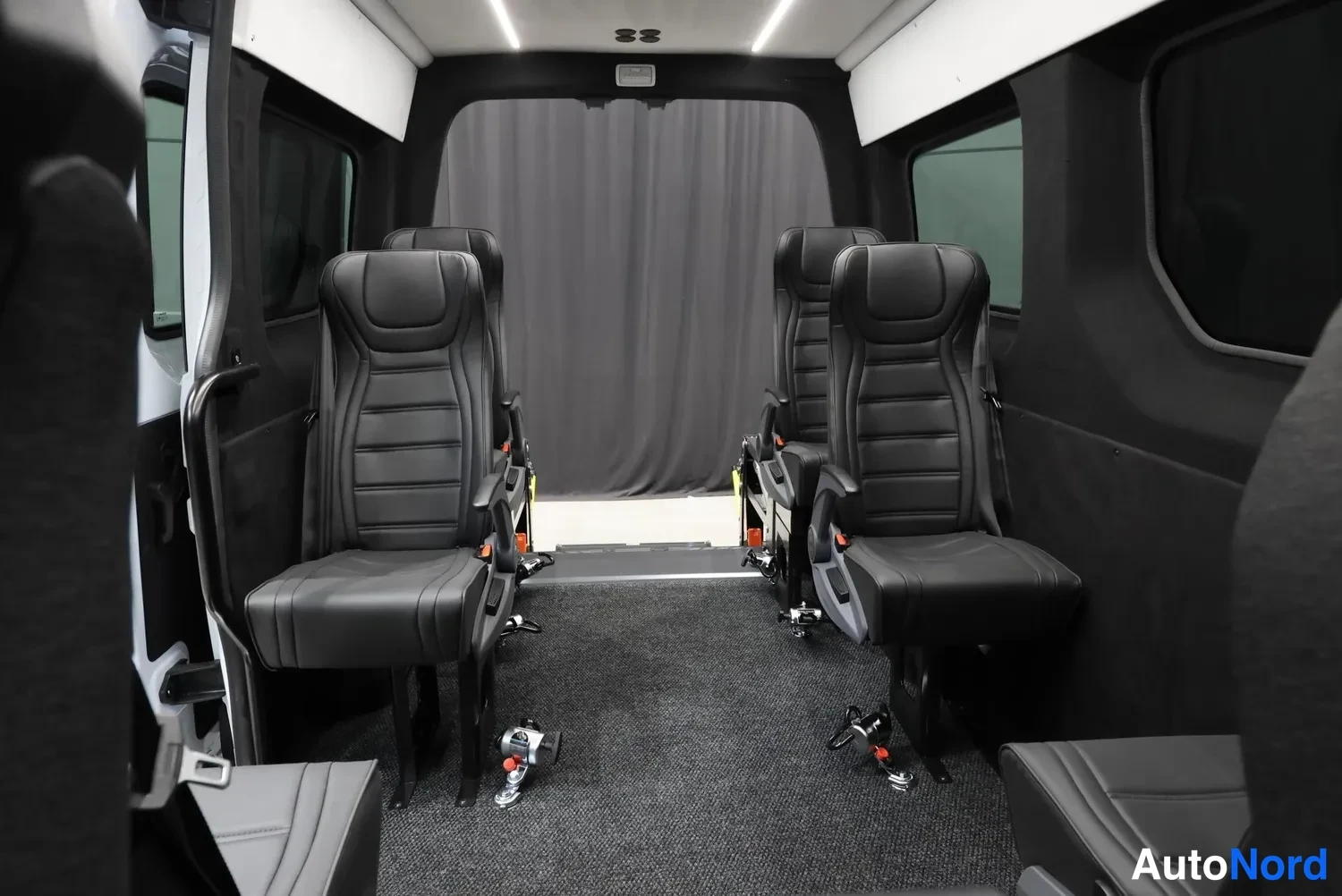 Valkoinen Renault Master 2026, takaistuimet, kuva 22