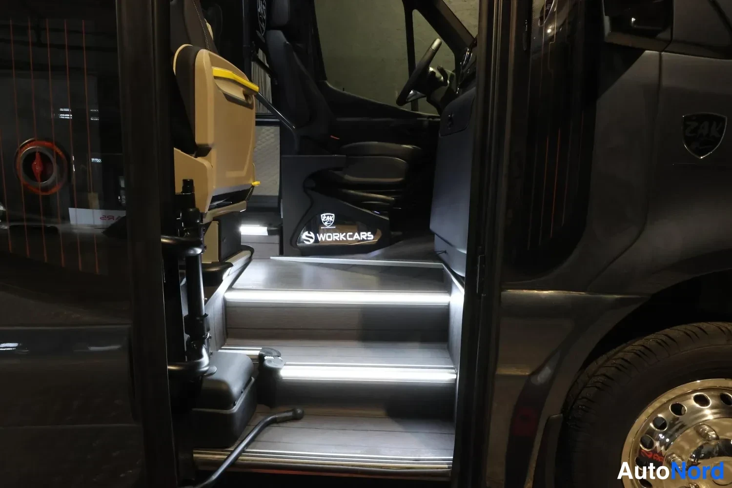 Sininen Mercedes-Benz Sprinter 519 CDI 2026, yksityiskohta, kuva 23