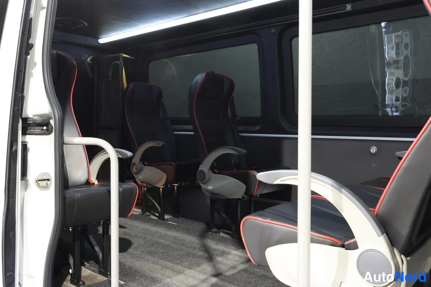 White Mercedes-Benz Sprinter 2019, rear seats, photo 14