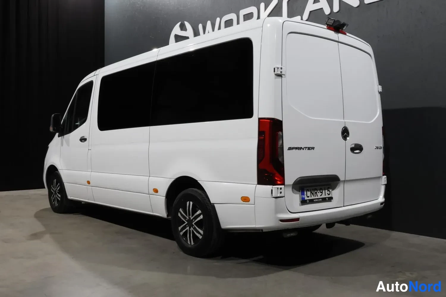 White Mercedes-Benz Sprinter 2019, rear three-quarter, photo 6
