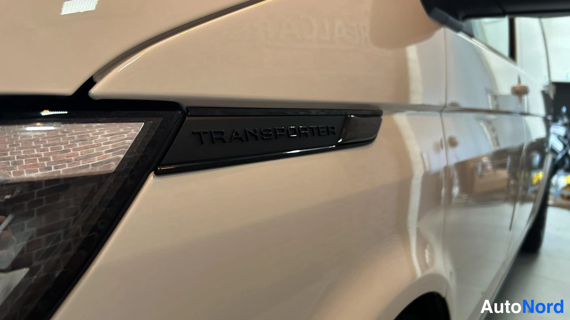 Valkoinen Volkswagen Transporter 2019, yksityiskohta, kuva 20