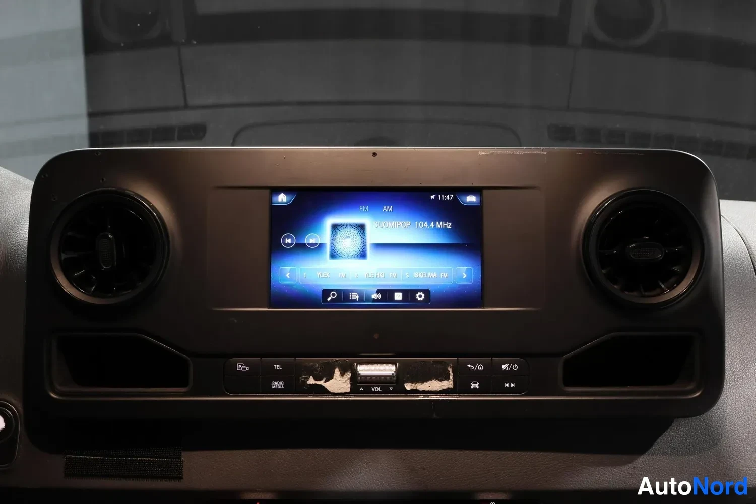 Valkoinen Mercedes-Benz Sprinter 2019, yksityiskohta, kuva 25