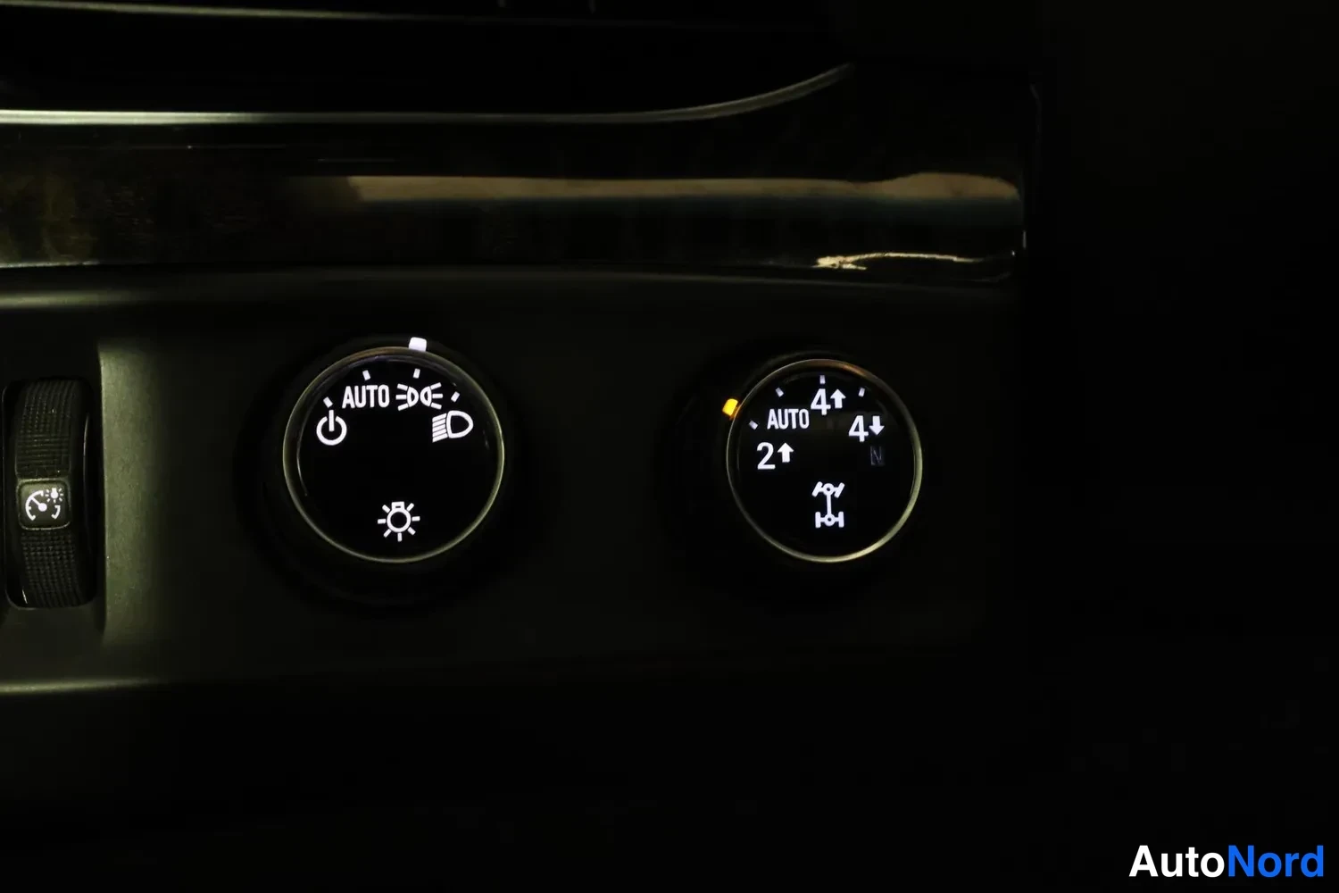 Musta Cadillac Escalade ESV 2015, yksityiskohta, kuva 29