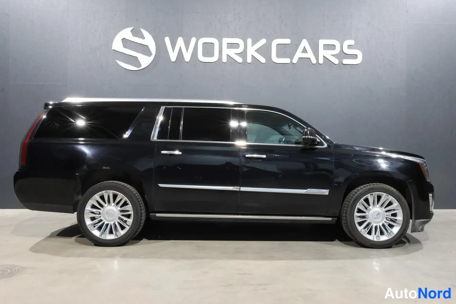 Musta Cadillac Escalade ESV 2015, sivulta, kuva 5