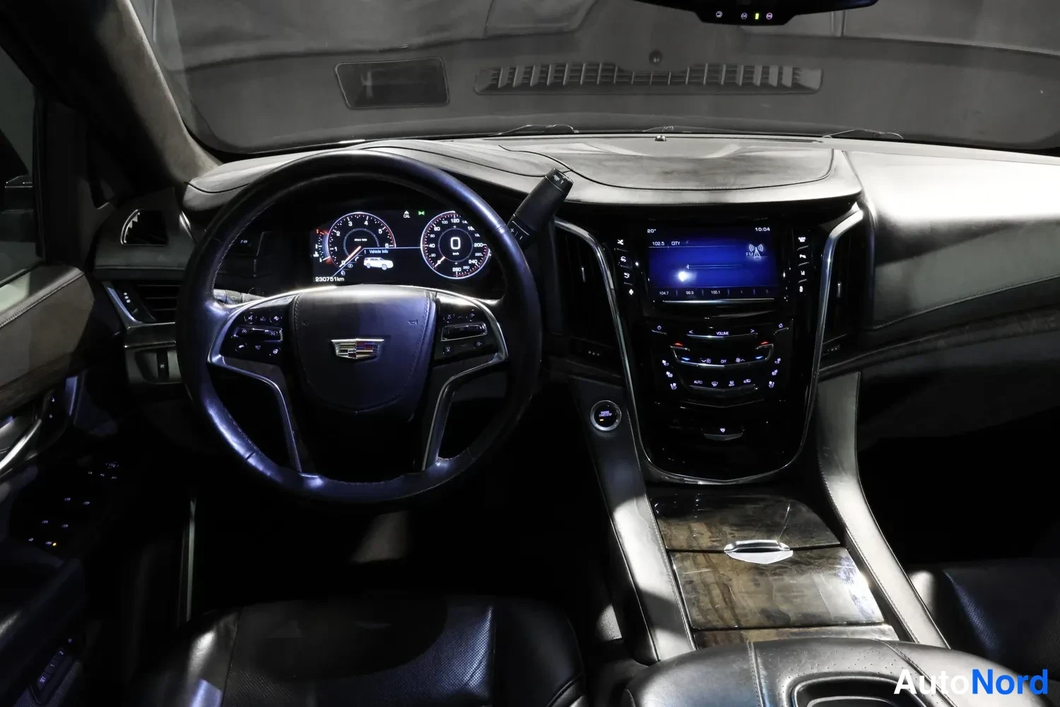 Musta Cadillac Escalade ESV 2015, ohjaamo, kuva 14