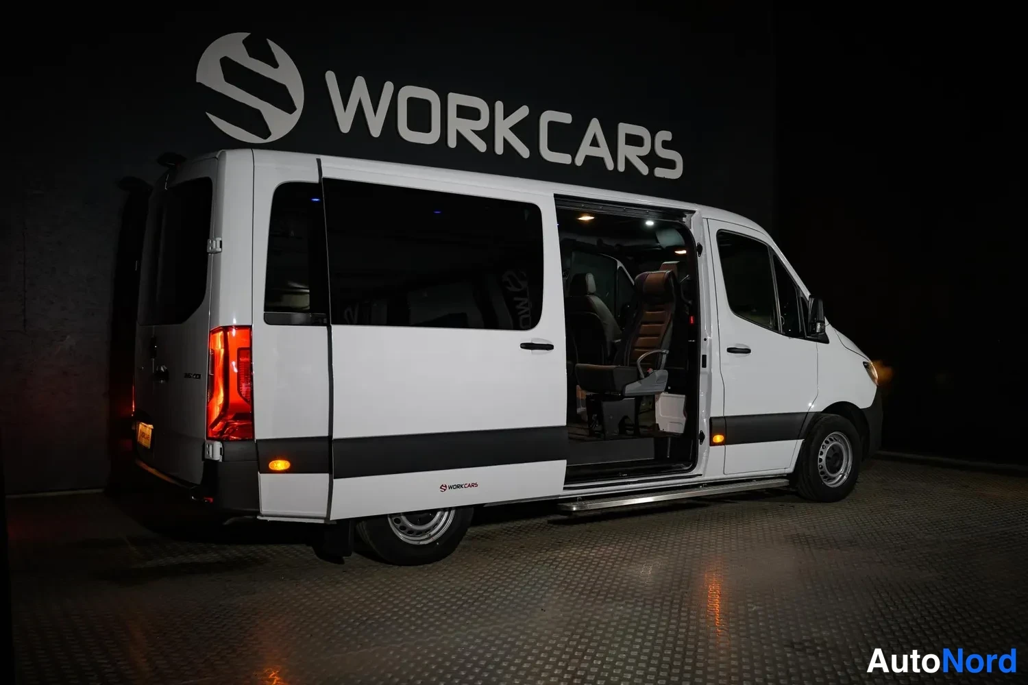 Valkoinen Mercedes-Benz Sprinter 2026, takaviisto, kuva 5