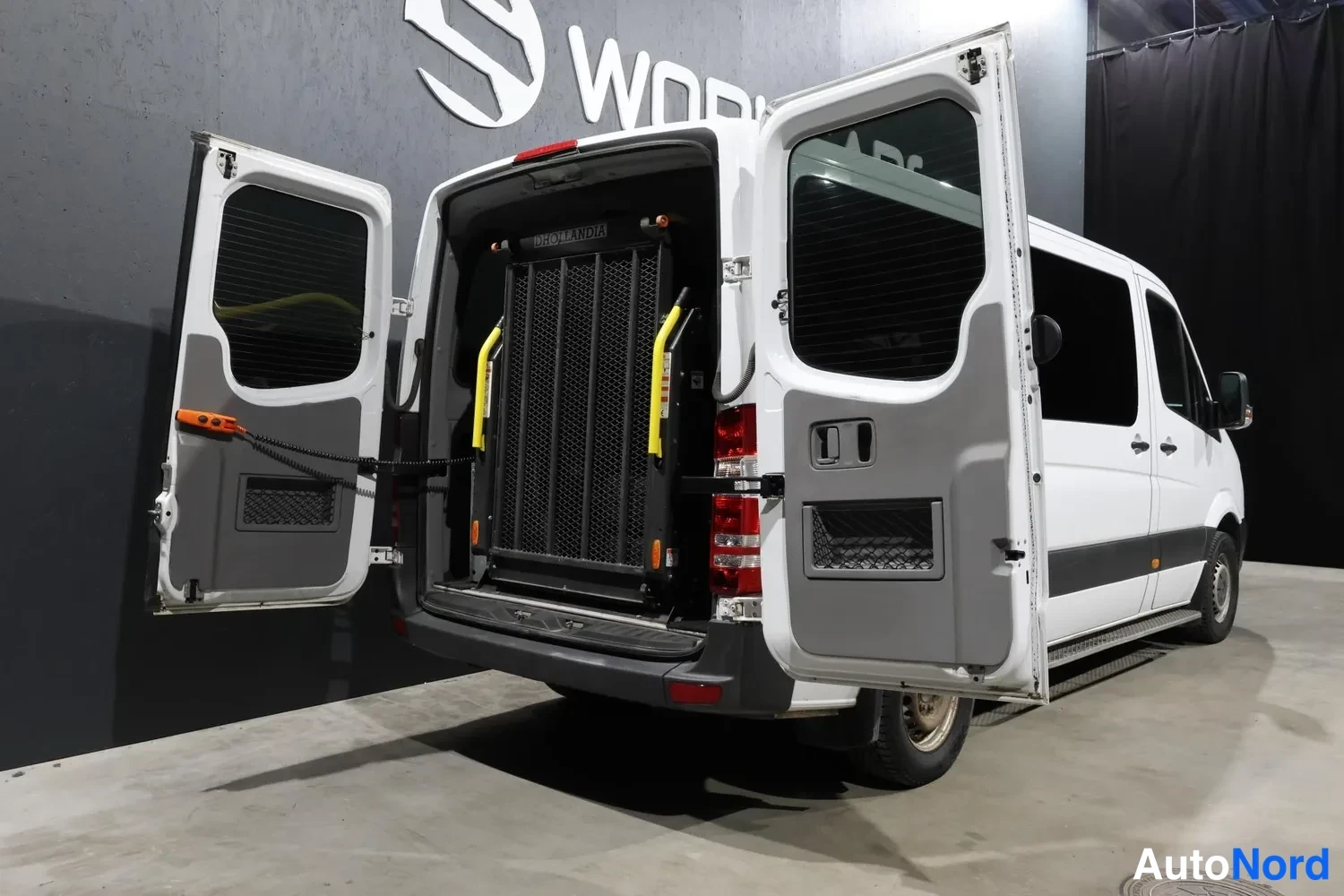 Valkoinen Mercedes-Benz Sprinter 2026, takaviisto, kuva 9