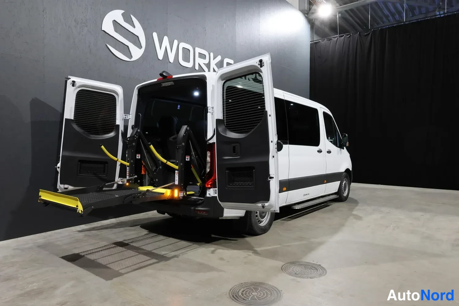Valkoinen Mercedes-Benz Sprinter 2026, takaviisto, kuva 10