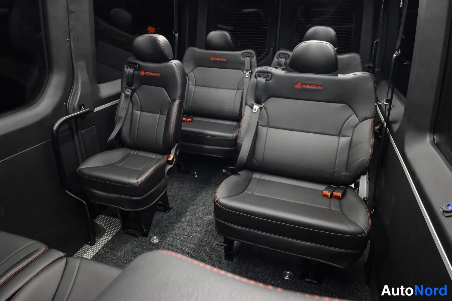Musta Mercedes-Benz Sprinter 2026, takaistuimet, kuva 12