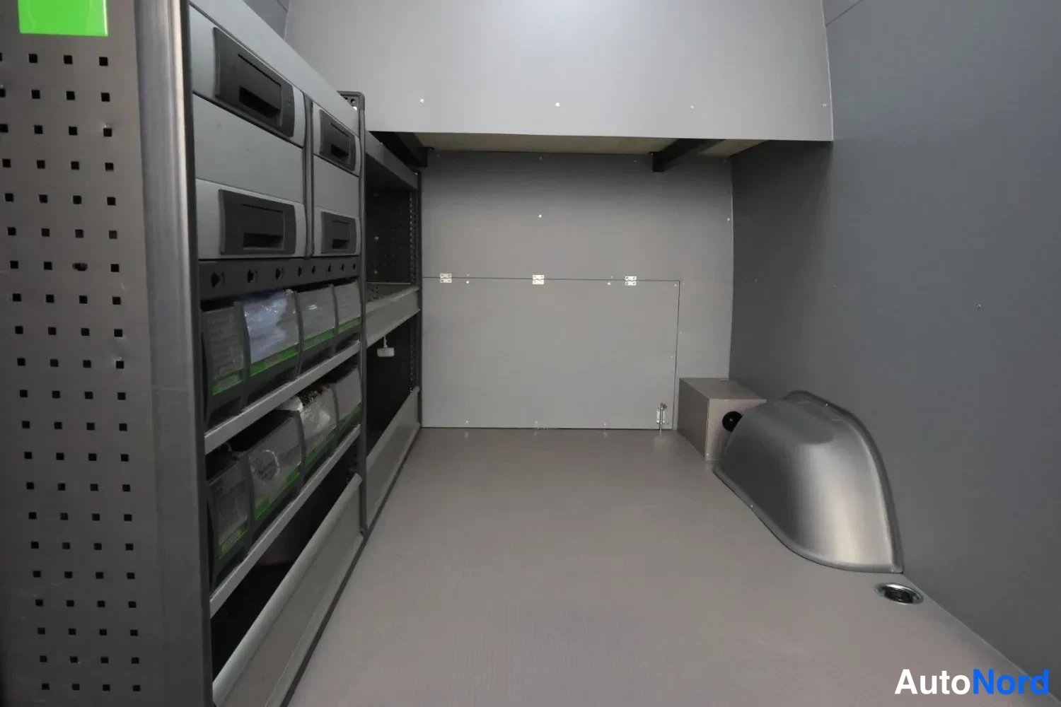 Musta Mercedes-Benz Sprinter 2026, tavaratila, kuva 23