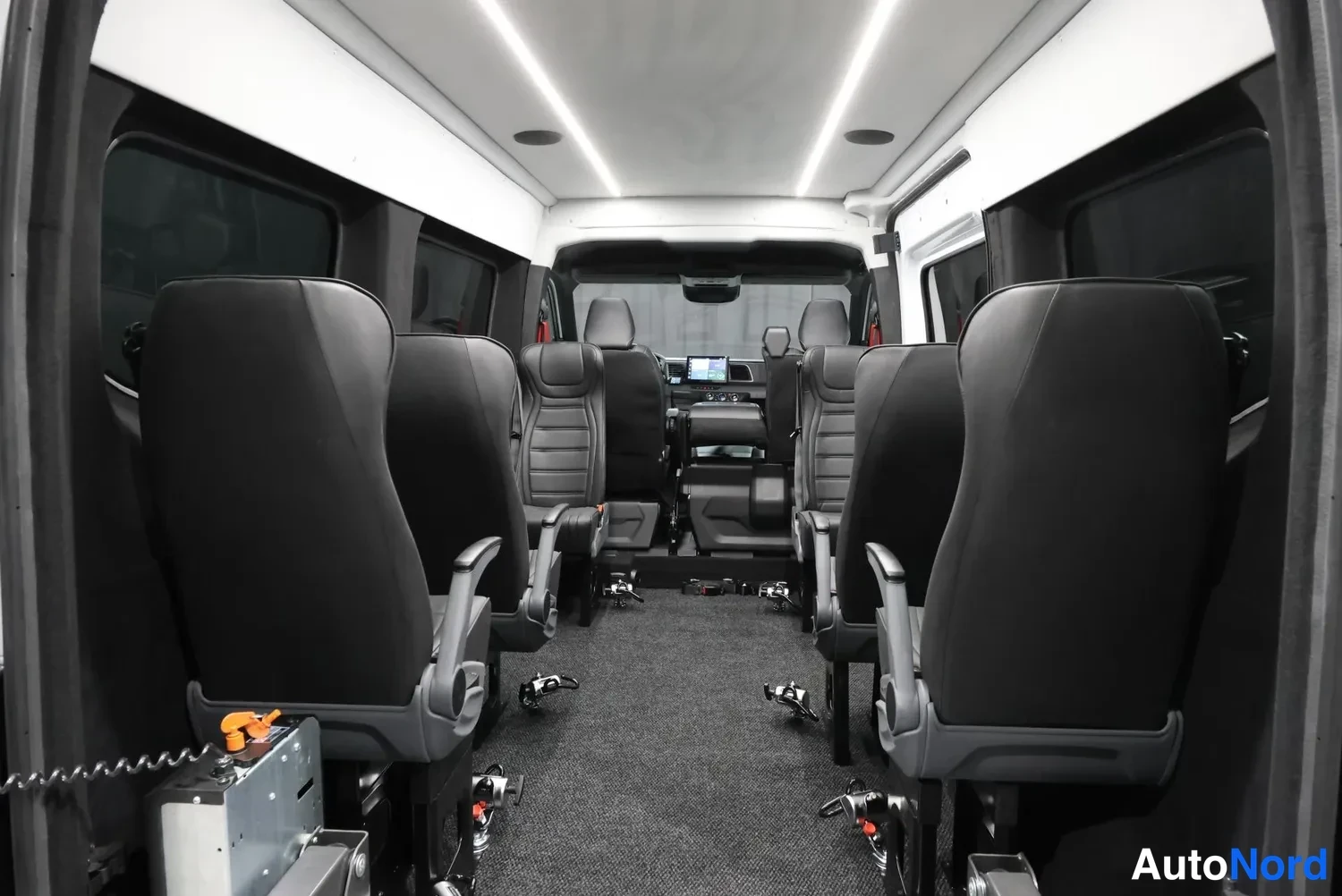 Valkoinen Renault Master 2026, takaistuimet, kuva 22