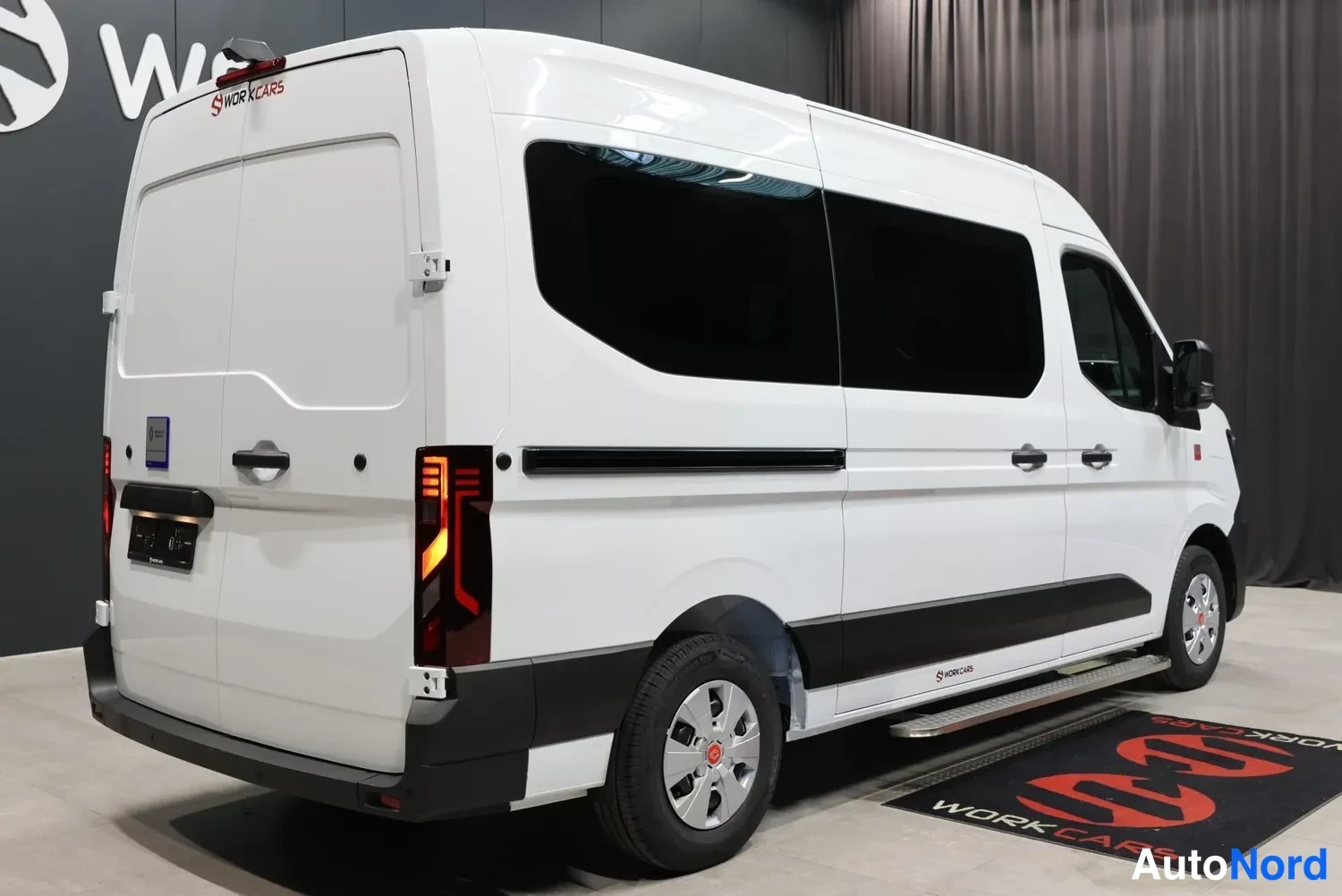 Valkoinen Renault Master 2026, takaviisto, kuva 8